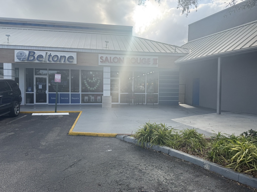 Salon Rouge II storefront on N Federal Hwy, Fort Lauderdale
